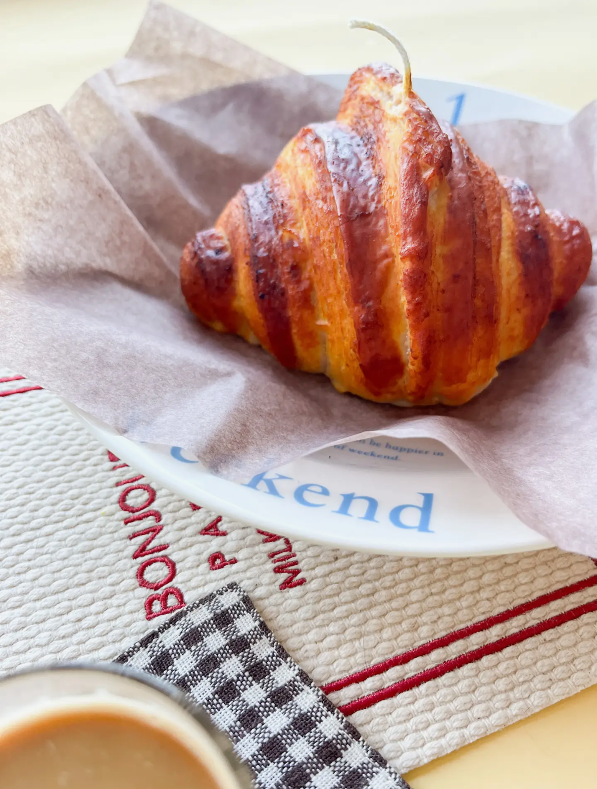 Croissant candle