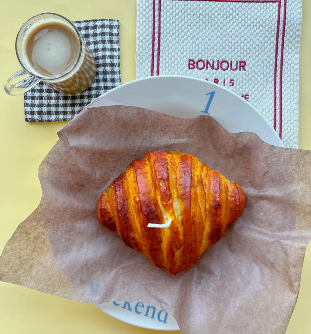 Croissant candle