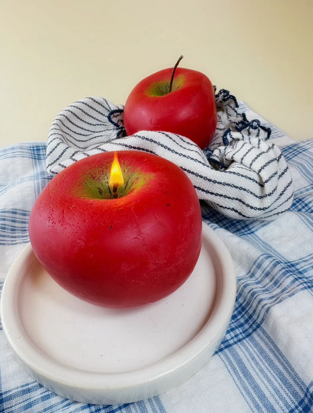 Red Apple candle
