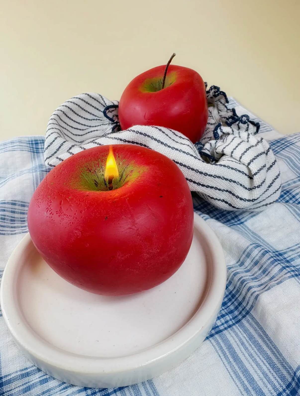 Red Apple candle