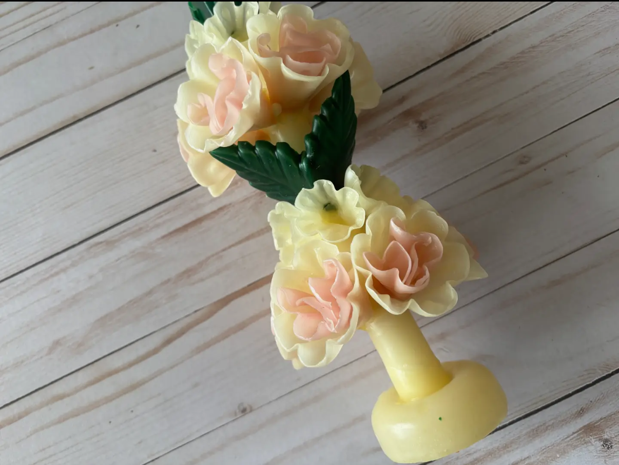 Large Marigold Candle multicolor